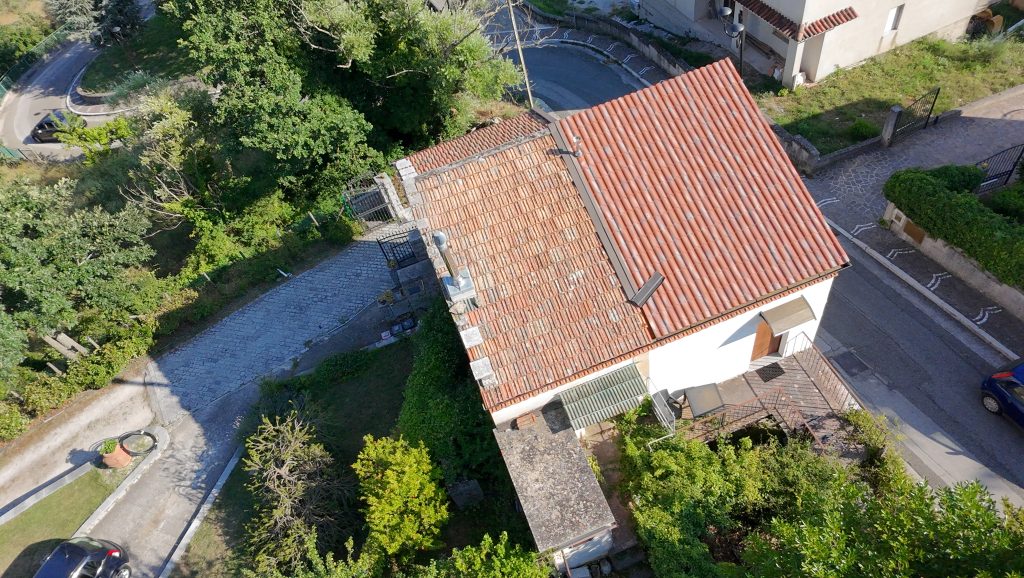 Detached house with land in the thermal area (via Santa Croce, 6)