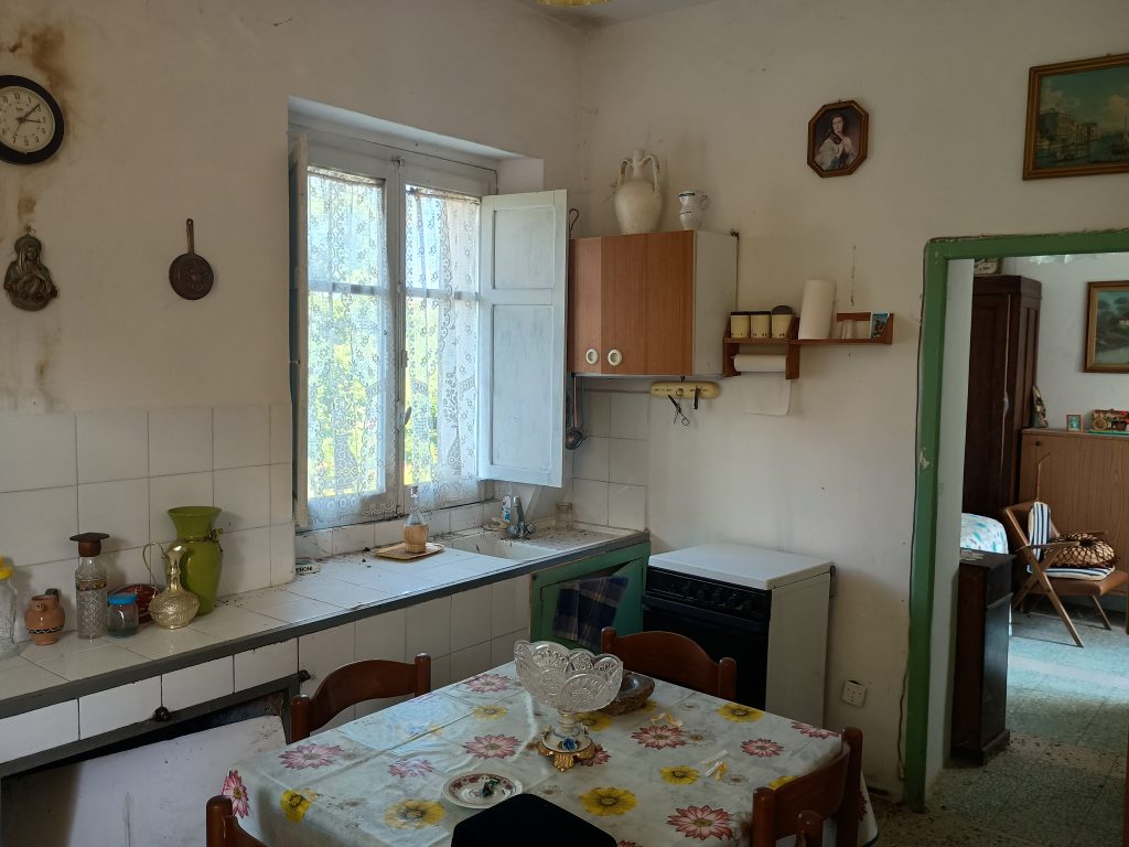Detached house with land in the thermal area (via Santa Croce, 6)