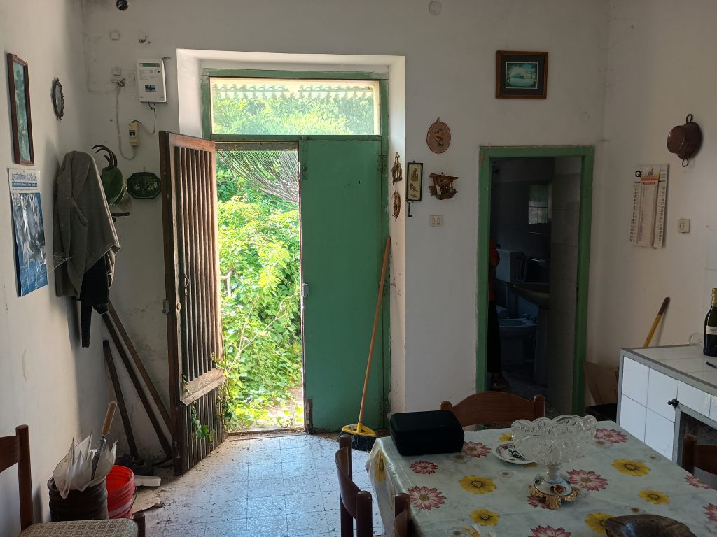 Detached house with land in the thermal area (via Santa Croce, 6)