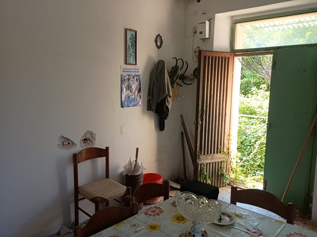 Detached house with land in the thermal area (via Santa Croce, 6)