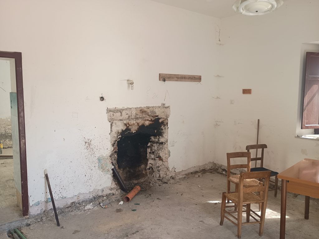 Casa indipendente con locale deposito e tettoia (c.da Iannazzo, 41)