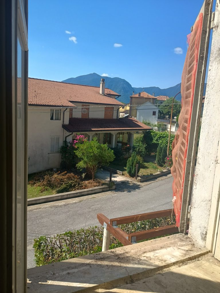 Casa indipendente con locale deposito e tettoia (c.da Iannazzo, 41)