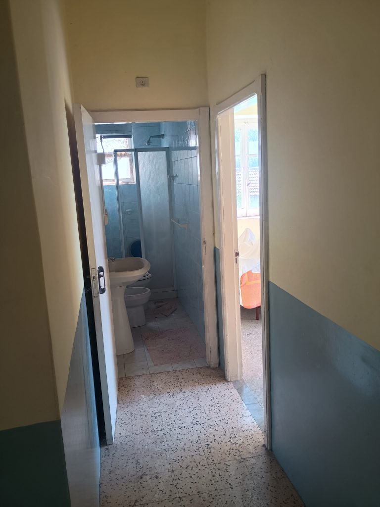 Casa indipendente con locale deposito e tettoia (c.da Iannazzo, 41)