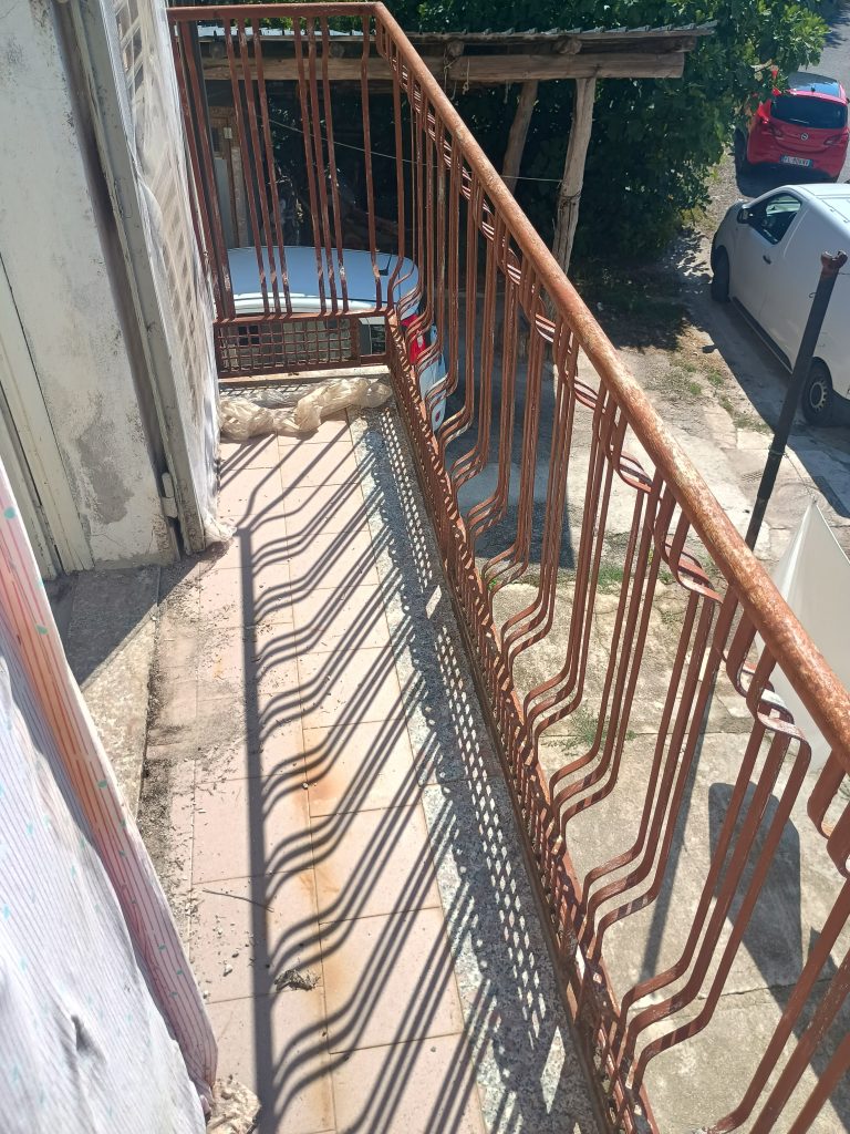 Casa indipendente con locale deposito e tettoia (c.da Iannazzo, 41)