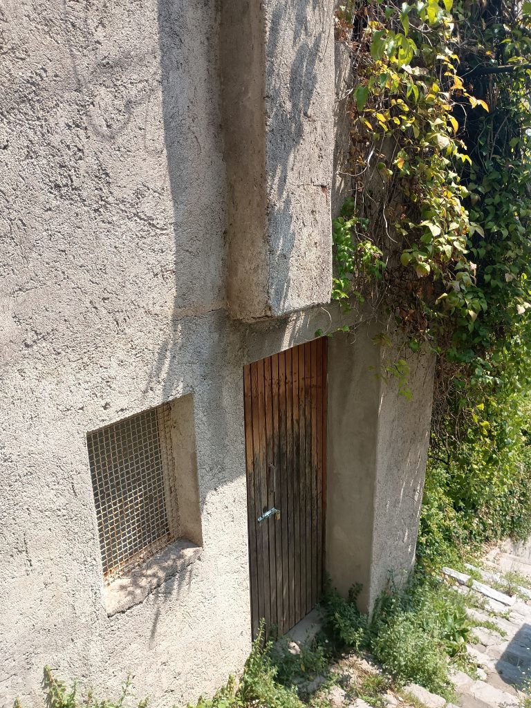 Detached house in the historic center (via Bixio, 13)