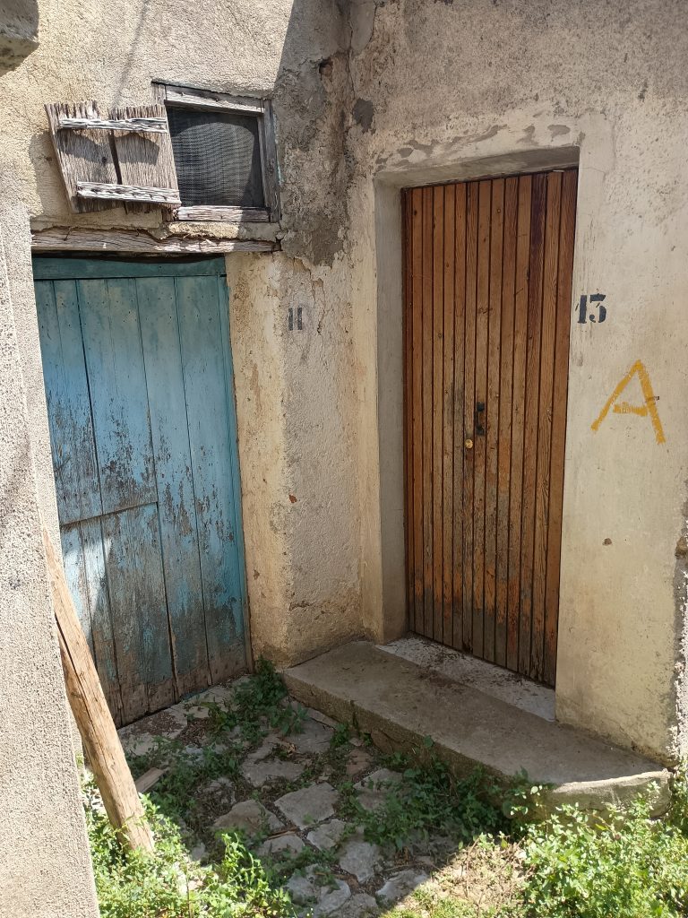 Detached house in the historic center (via Bixio, 13)