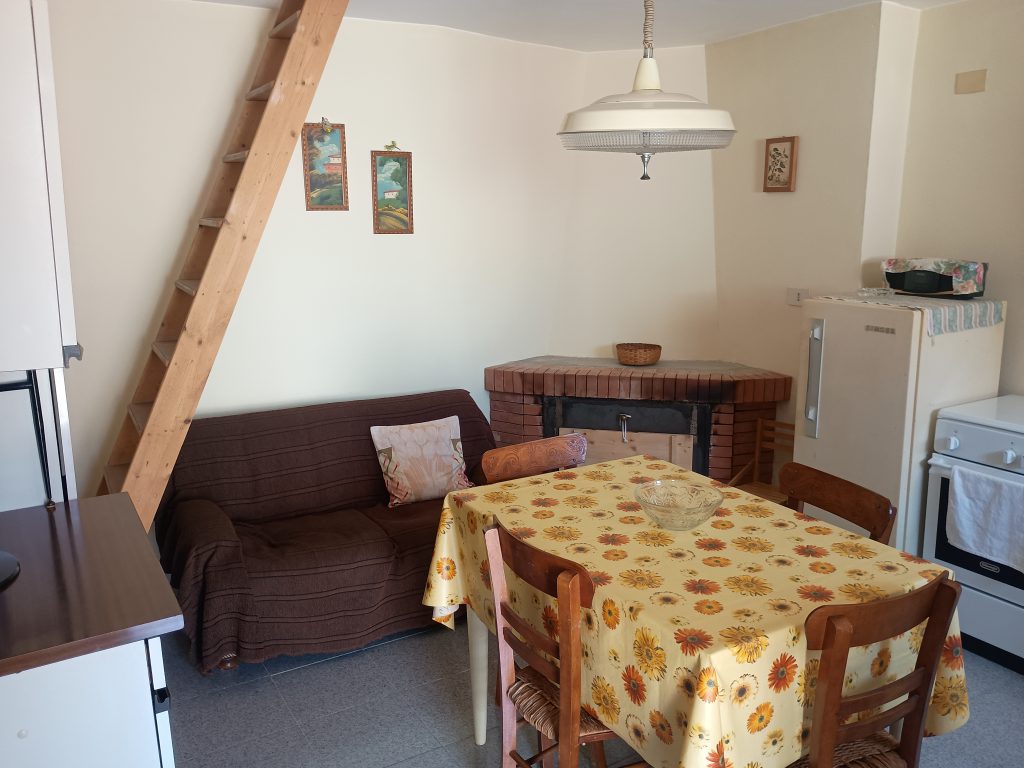 Casa indipendente nella frazione Cerri (c.da Cerri, snc)