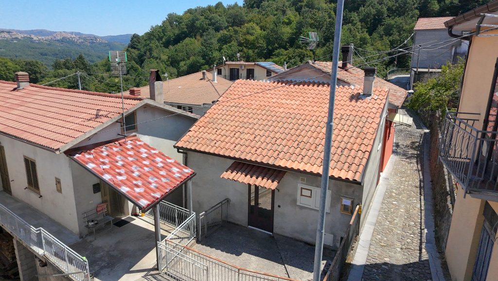 Casa indipendente nella frazione Cerri (c.da Cerri, snc)