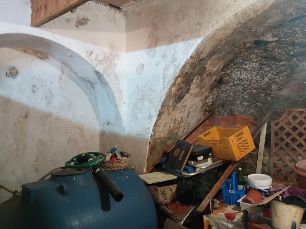 Casa indipendente nel centro storico (via Dante, 61)