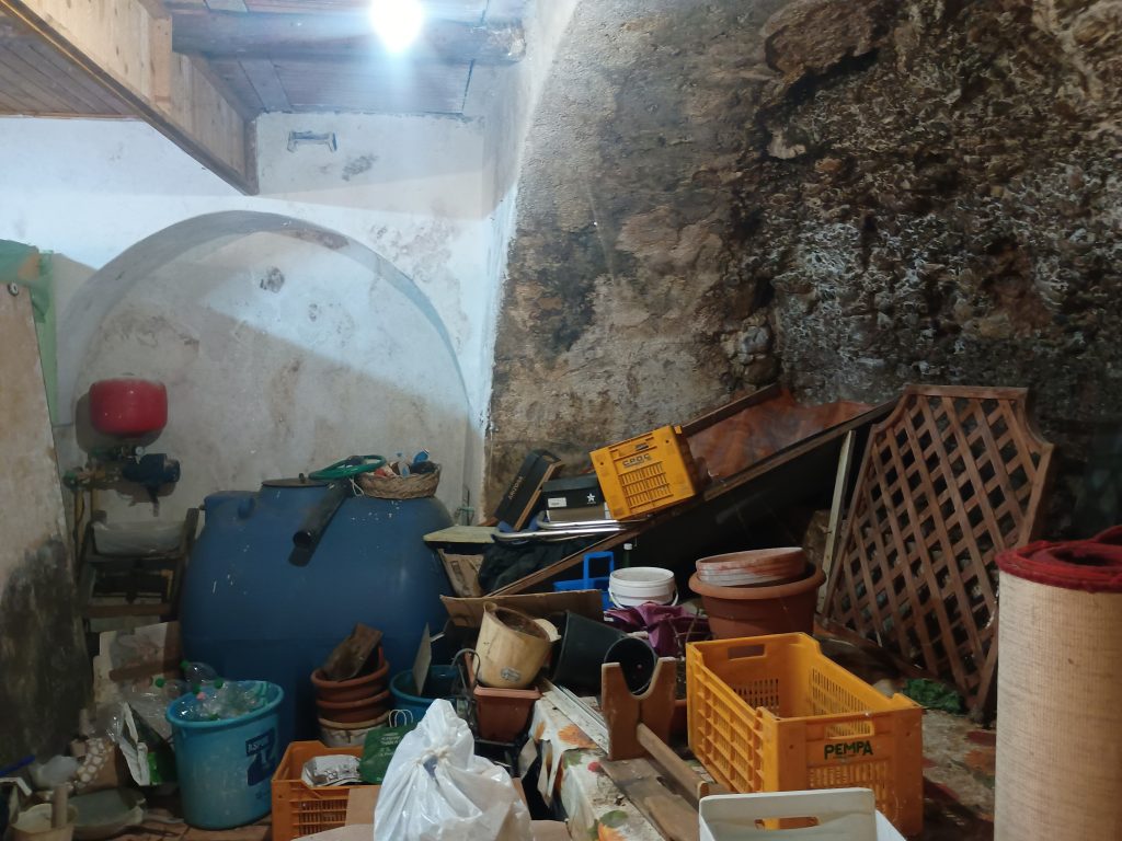 Casa indipendente nel centro storico (via Dante, 61)