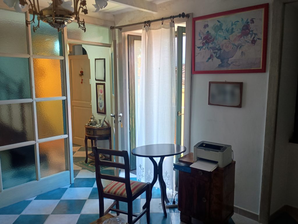 Casa indipendente nel centro storico (via Dante, 61)