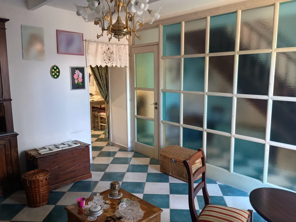 Casa indipendente nel centro storico (via Dante, 61)