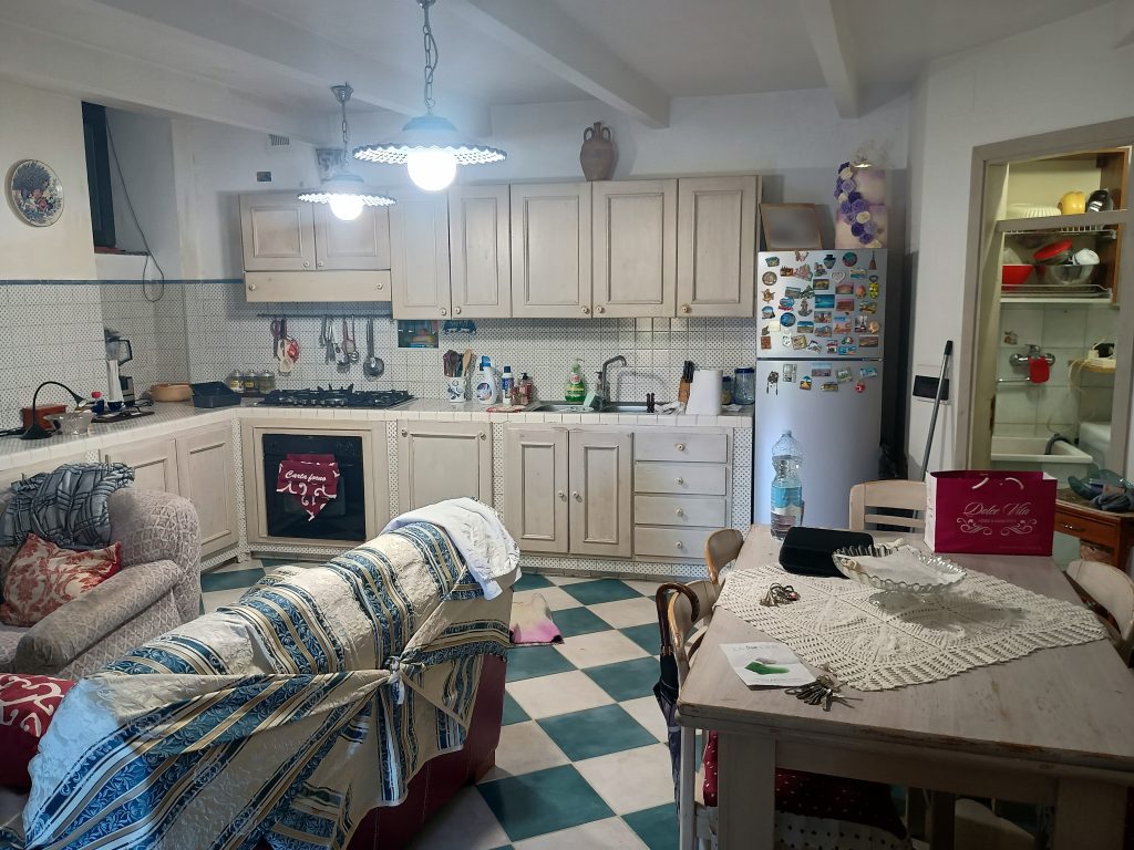 Casa indipendente nel centro storico (via Dante, 61)