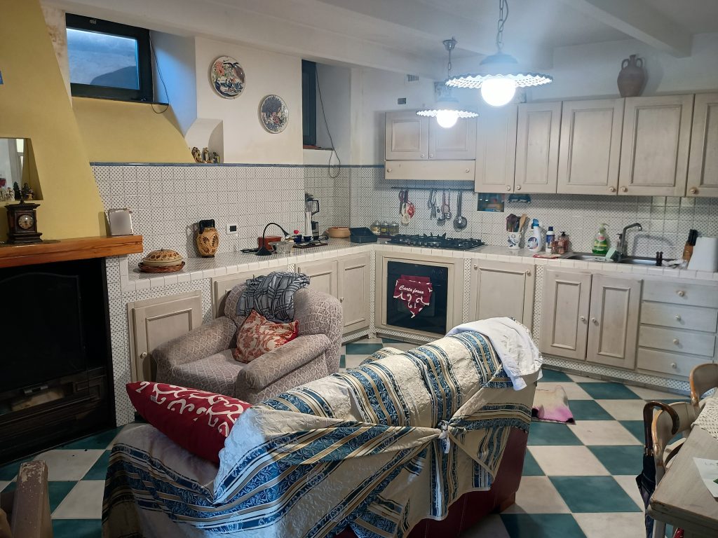 Casa indipendente nel centro storico (via Dante, 61)