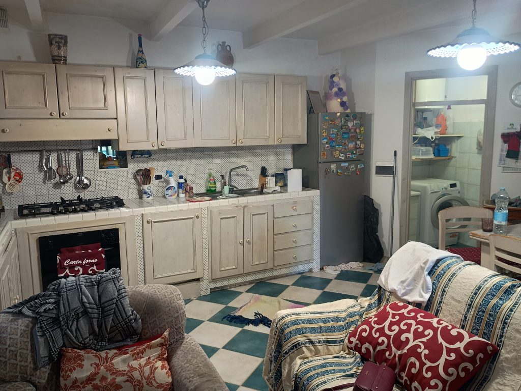 Casa indipendente nel centro storico (via Dante, 61)