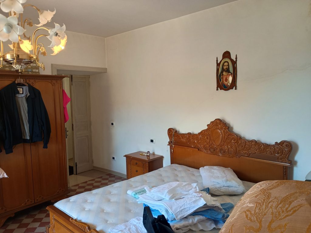 Casa indipendente nel centro storico (via Dante, 61)