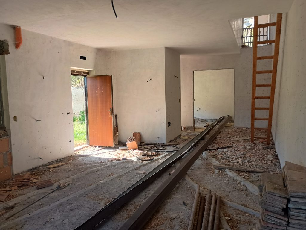 Villa with land and panoramic view (c.da Cerri, 29)