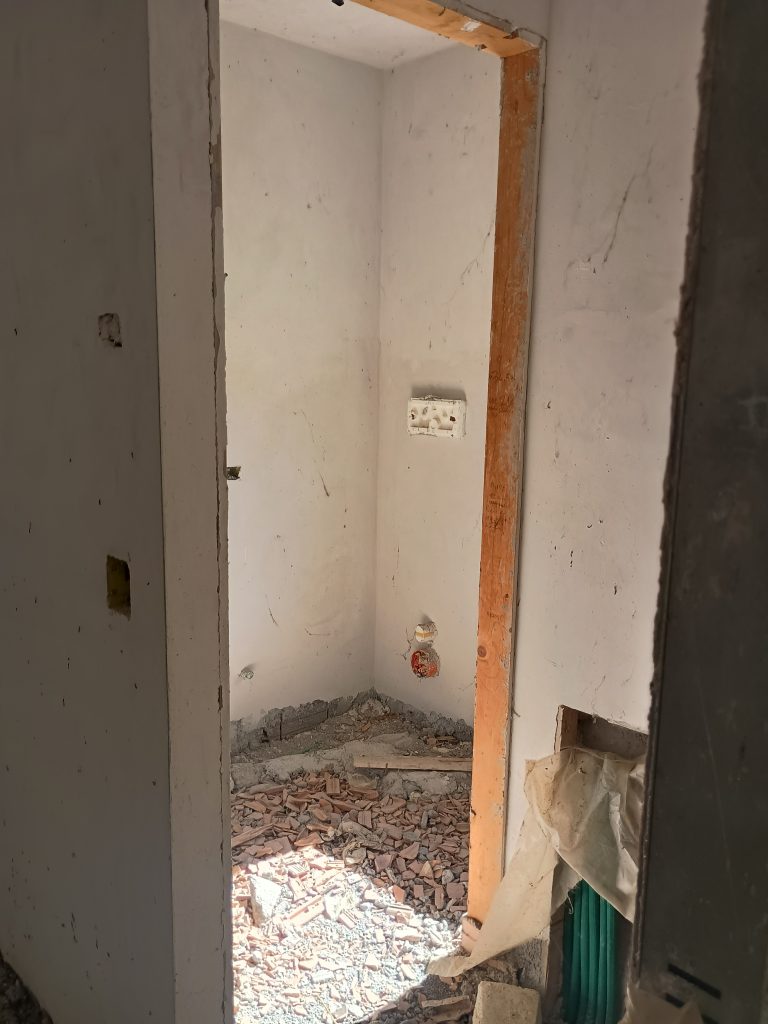 Villa with land and panoramic view (c.da Cerri, 29)