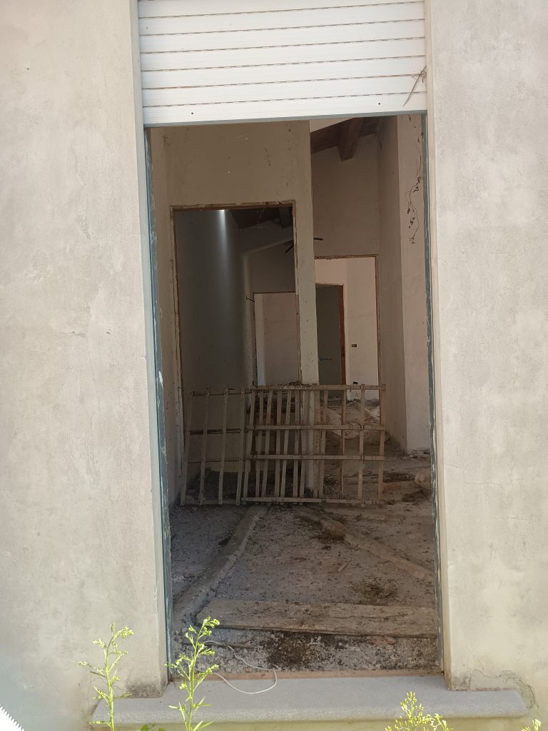 Villa with land and panoramic view (c.da Cerri, 29)