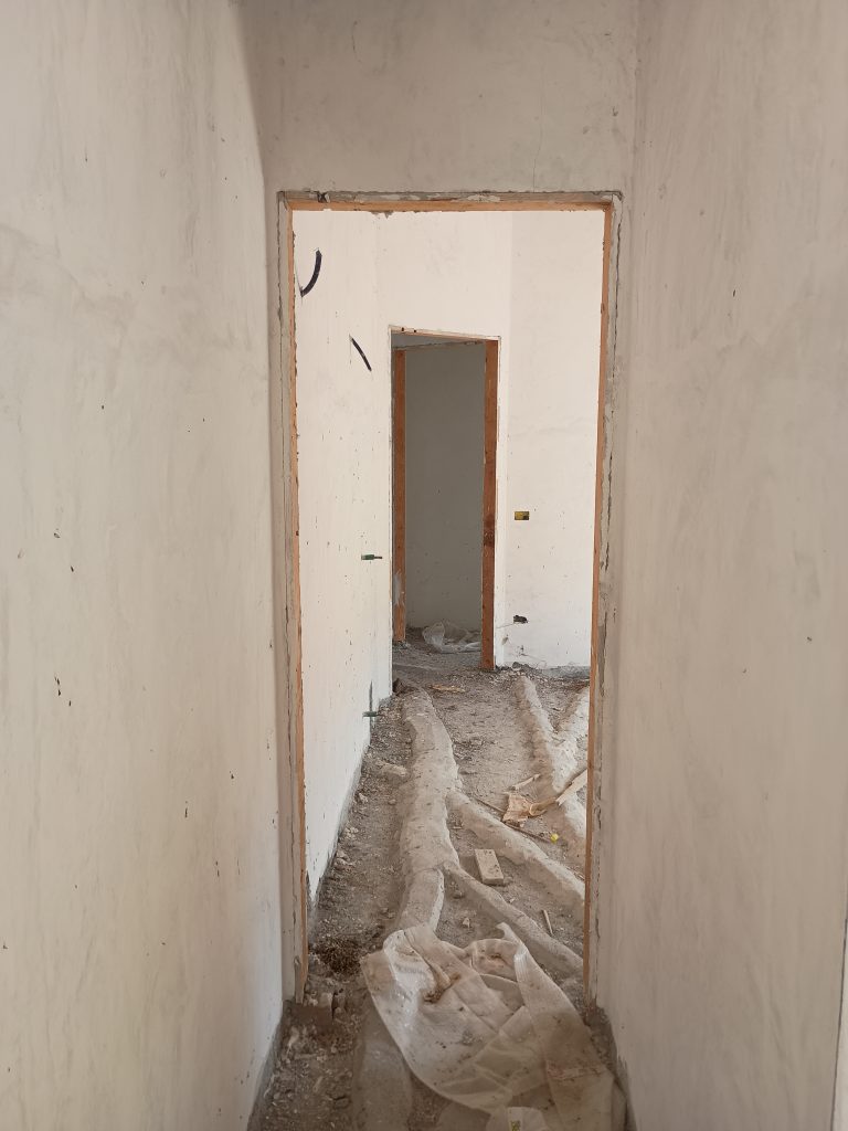 Villa with land and panoramic view (c.da Cerri, 29)