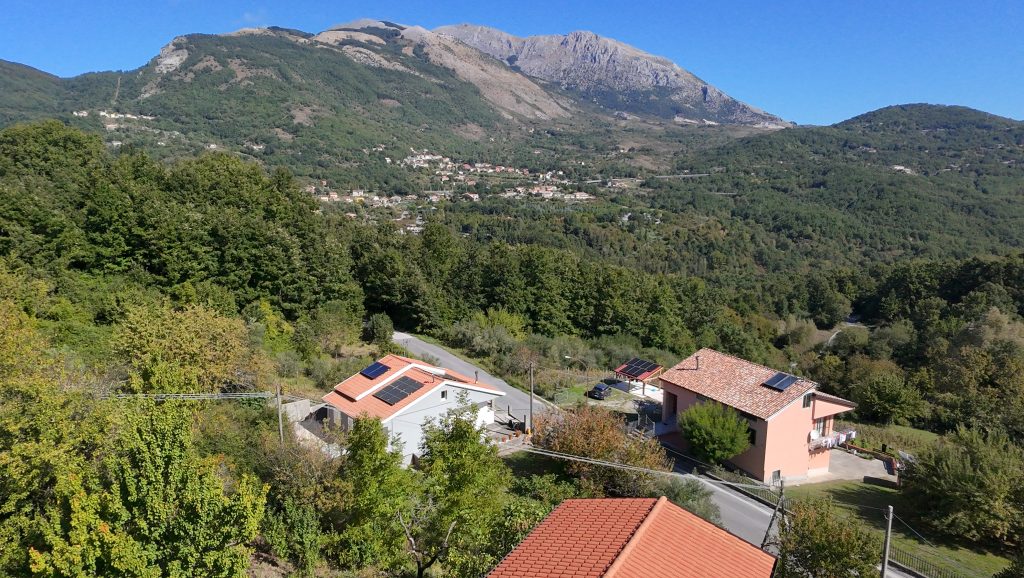 Villa with land and panoramic view (c.da Cerri, 29)