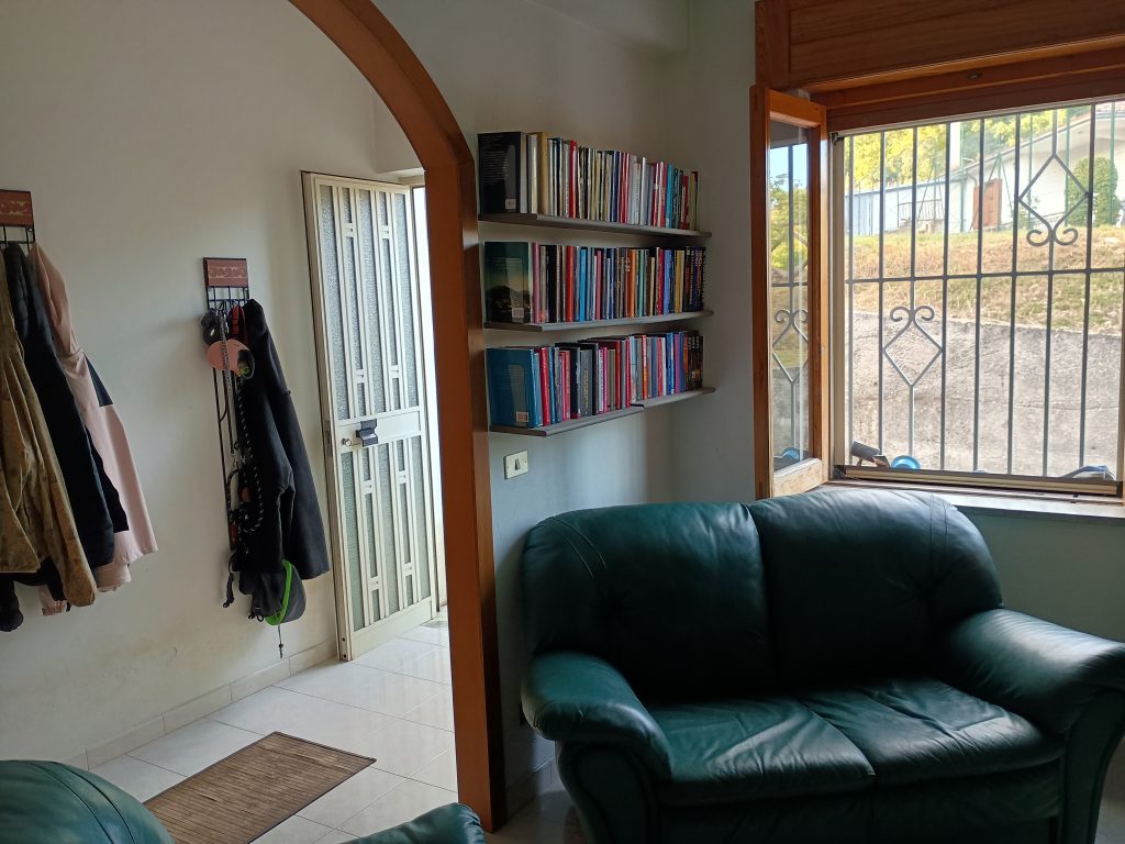 Casa indipendente con terreno e terrazzo panoramico (c.da Serrone, 78)