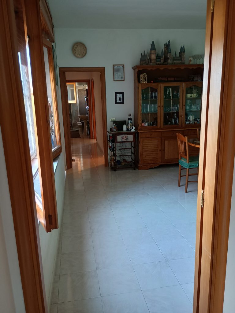 Casa indipendente con terreno e terrazzo panoramico (c.da Serrone, 78)