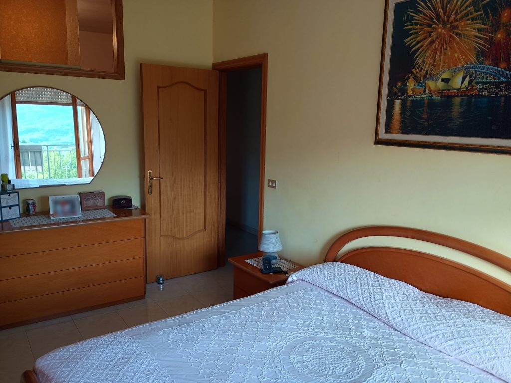 Casa indipendente con terreno e terrazzo panoramico (c.da Serrone, 78)