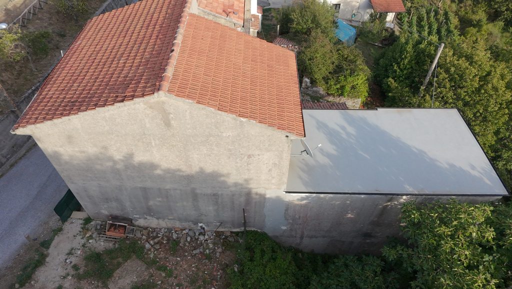 Casa indipendente con terreno e terrazzo panoramico (c.da Serrone, 78)
