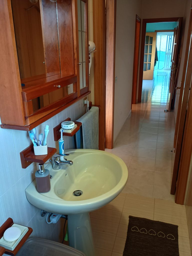 Casa indipendente con terreno e terrazzo panoramico (c.da Serrone, 78)