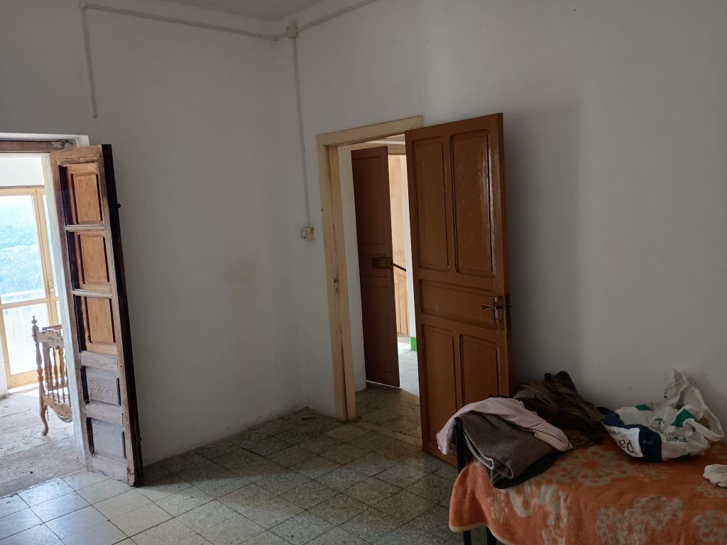 Villa con terreno immersa nel verde (c.da Vignale snc)