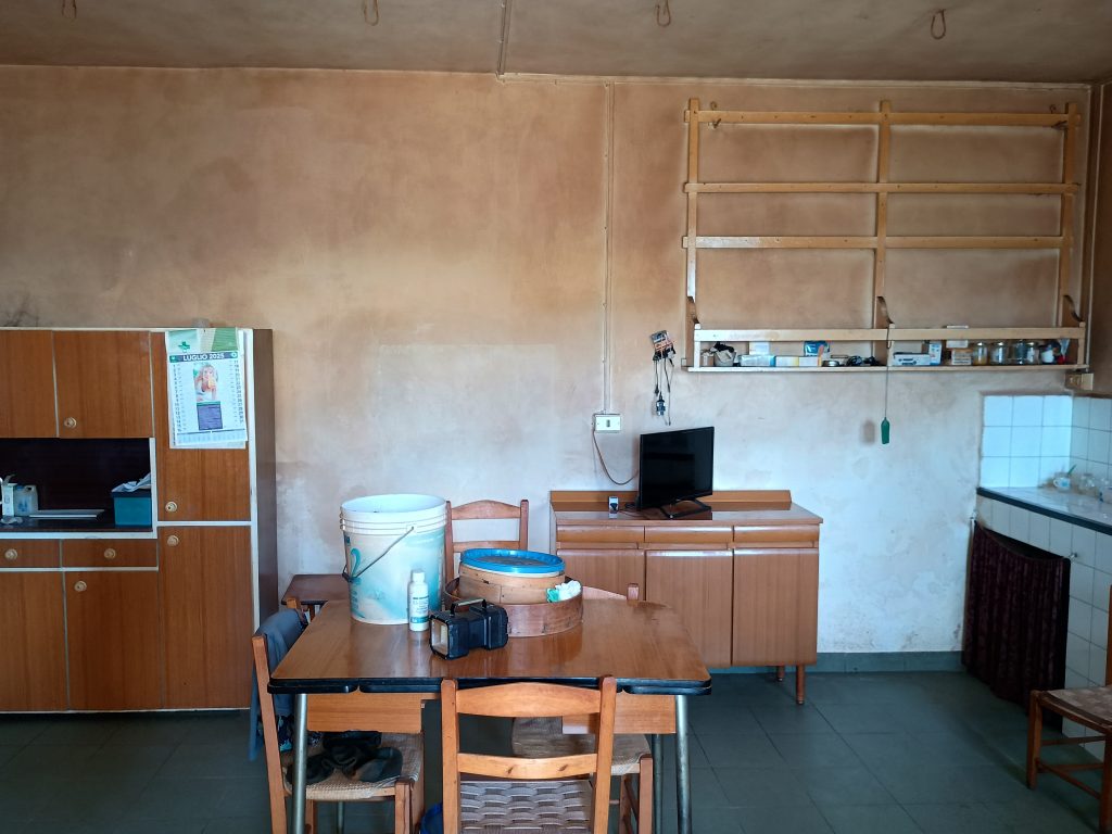 Villa con terreno immersa nel verde (c.da Vignale snc)