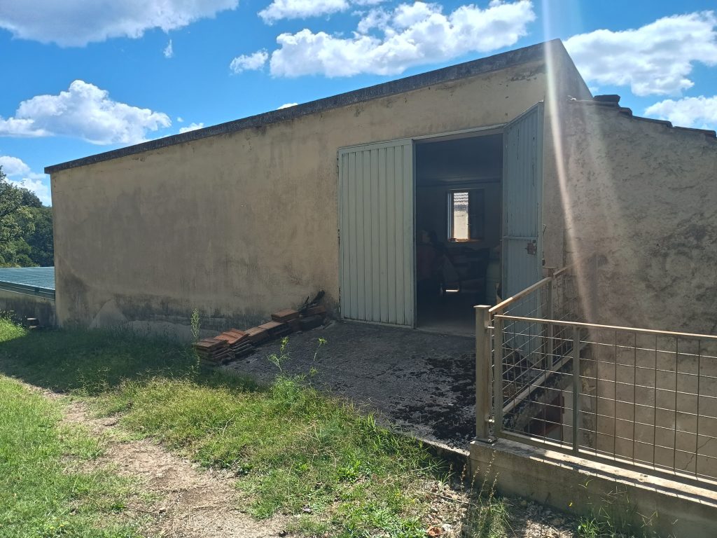 Villa con terreno immersa nel verde (c.da Vignale snc)