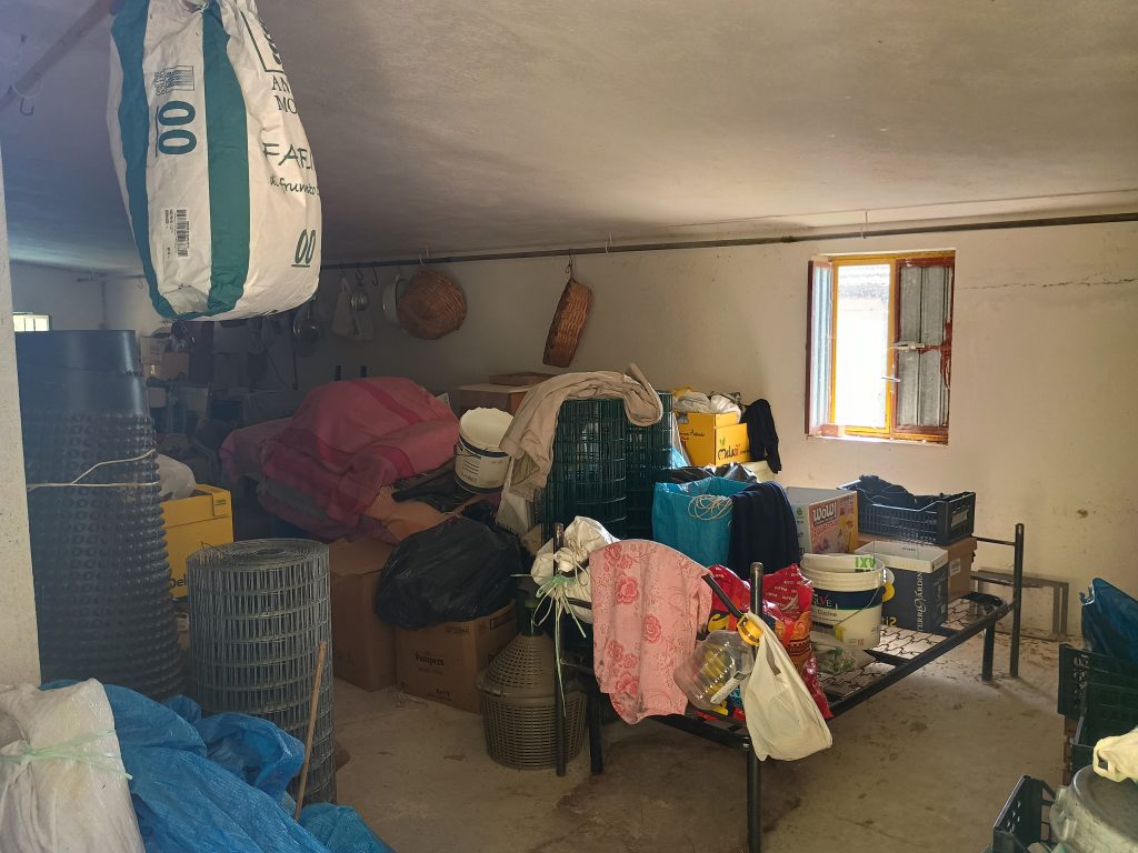 Villa con terreno immersa nel verde (c.da Vignale snc)