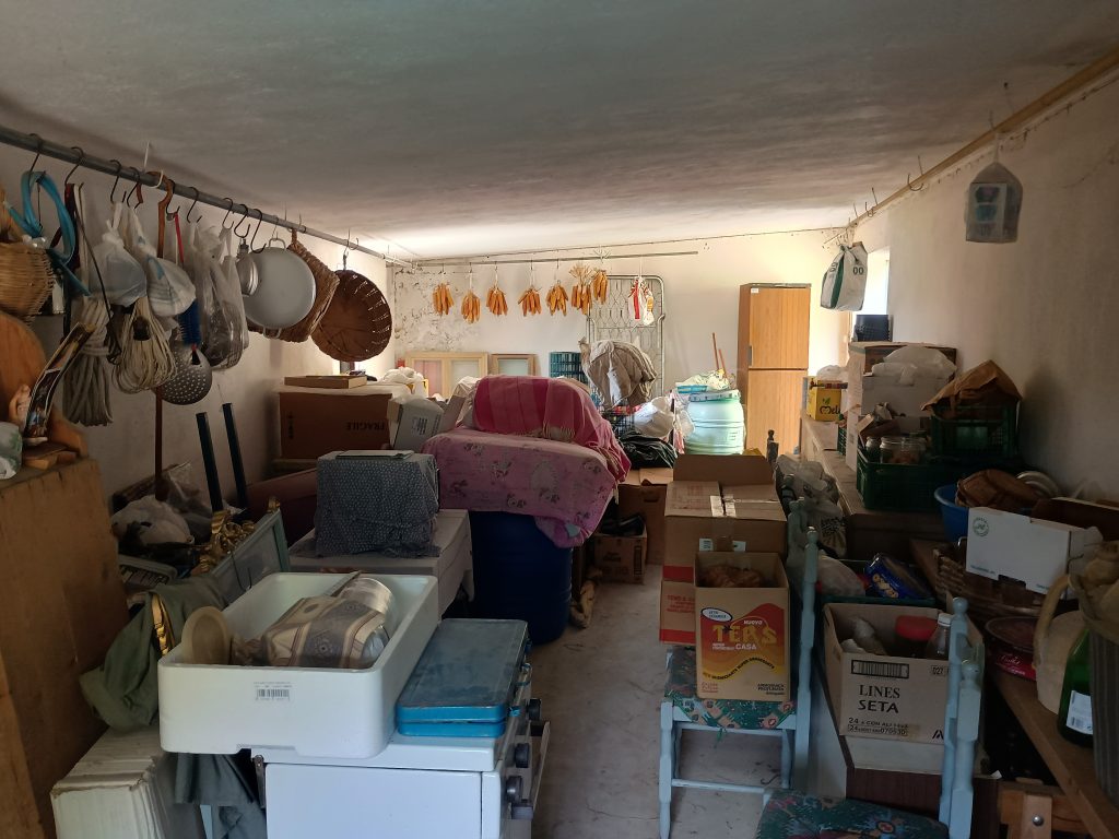 Villa con terreno immersa nel verde (c.da Vignale snc)