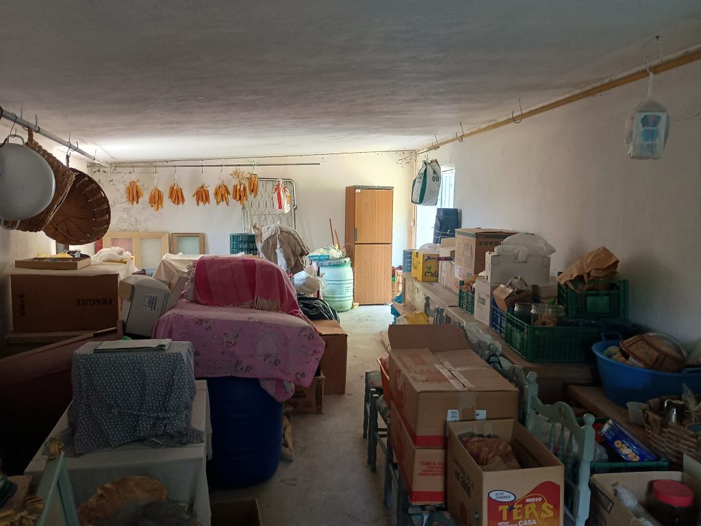 Villa con terreno immersa nel verde (c.da Vignale snc)