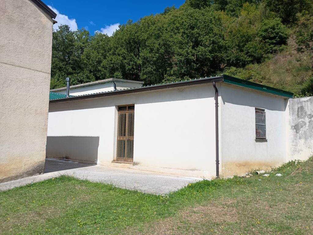 Villa con terreno immersa nel verde (c.da Vignale snc)