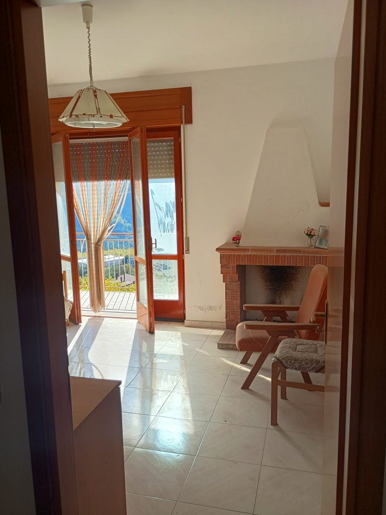 Detached house with land in the urban centre (via Roma, 148/A)