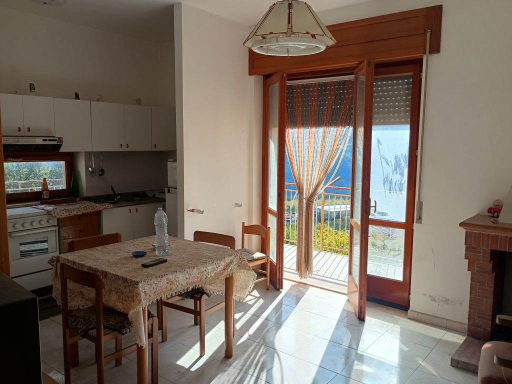 Detached house with land in the urban centre (via Roma, 148/A)