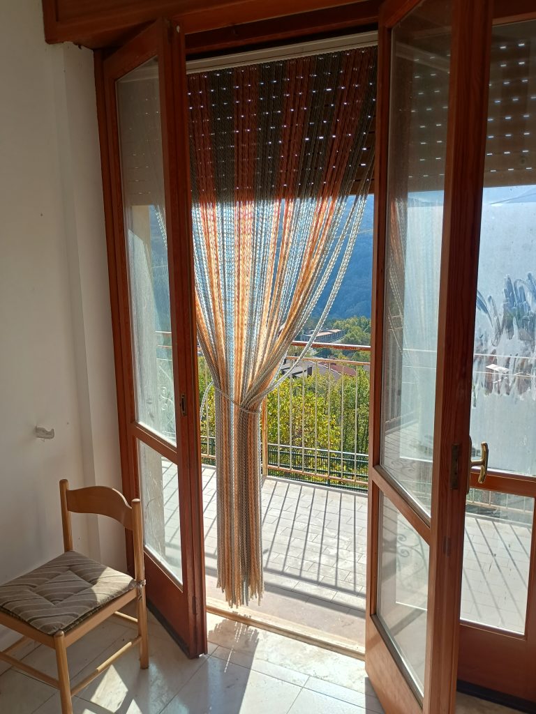 Detached house with land in the urban centre (via Roma, 148/A)