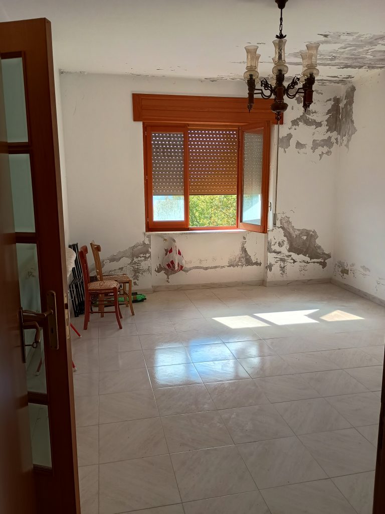 Detached house with land in the urban centre (via Roma, 148/A)