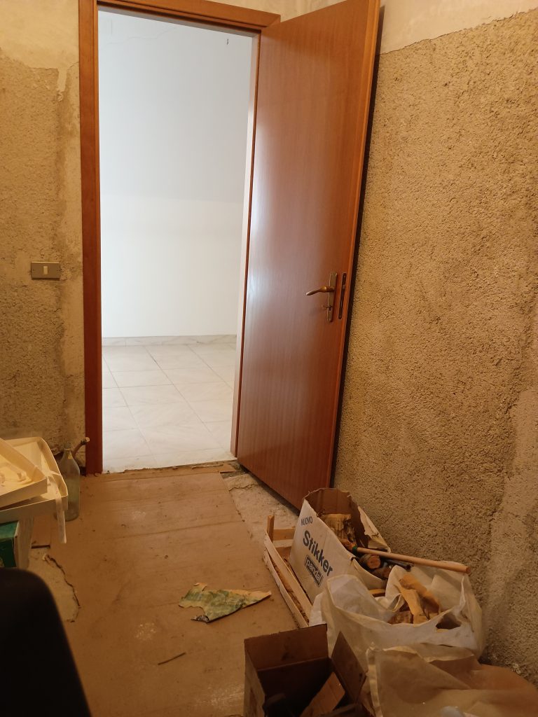 Detached house with land in the urban centre (via Roma, 148/A)