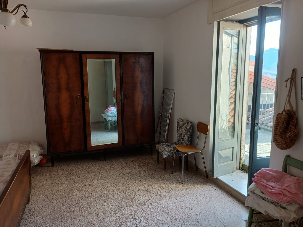 Casa indipendente nel centro storico (via Giannone, 6)