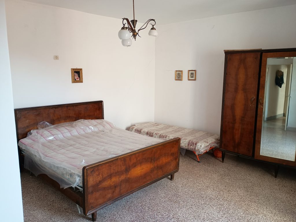 Casa indipendente nel centro storico (via Giannone, 6)
