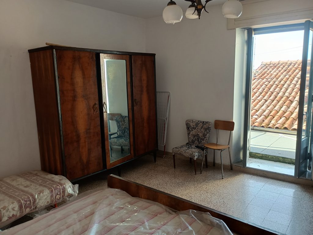 Casa indipendente nel centro storico (via Giannone, 6)