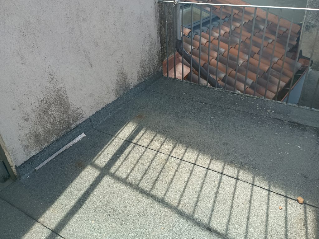Casa indipendente nel centro storico (via Giannone, 6)