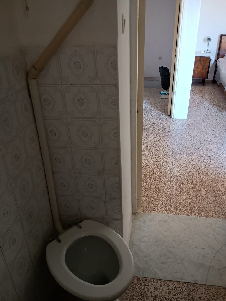 Casa indipendente nel centro storico (via Giannone, 6)