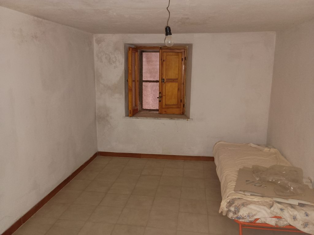 Casa indipendente nel centro storico (via Giannone, 6)