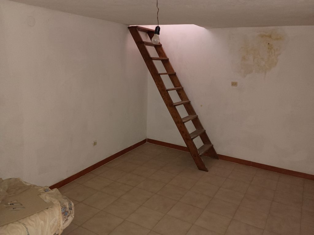Casa indipendente nel centro storico (via Giannone, 6)
