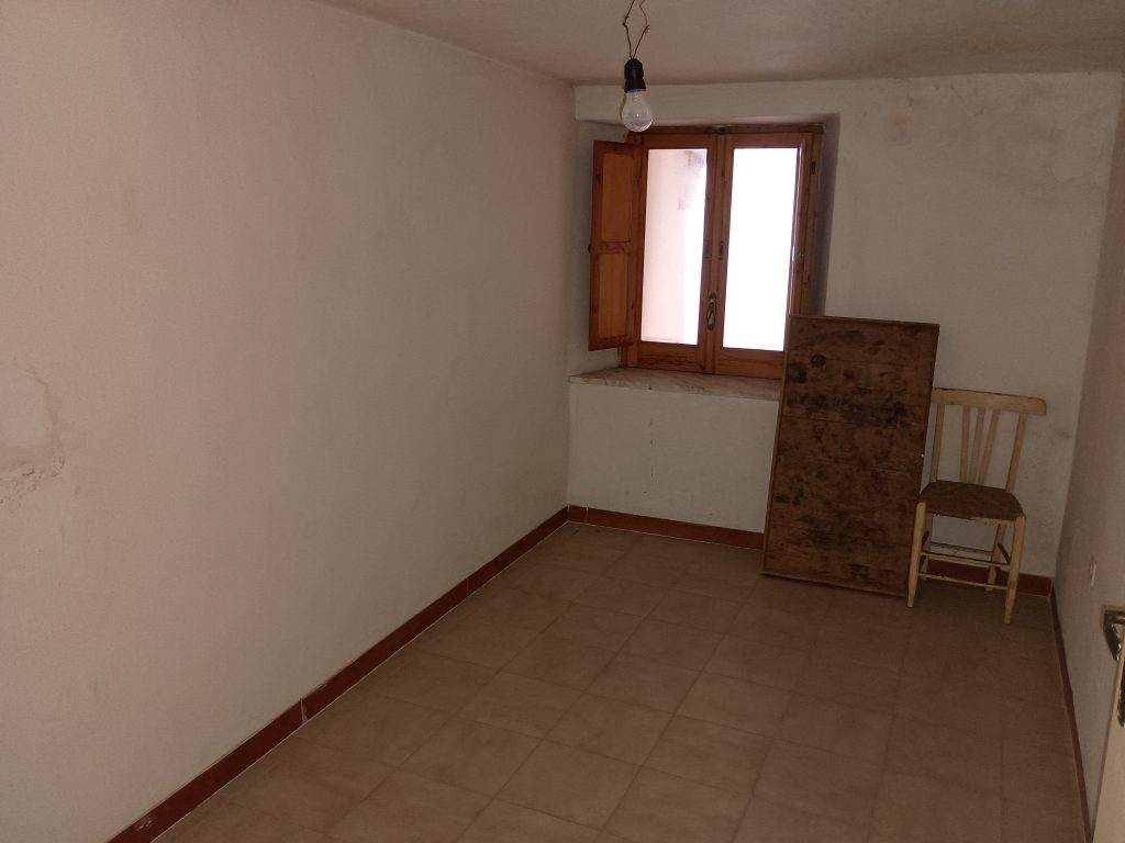 Casa indipendente nel centro storico (via Giannone, 6)